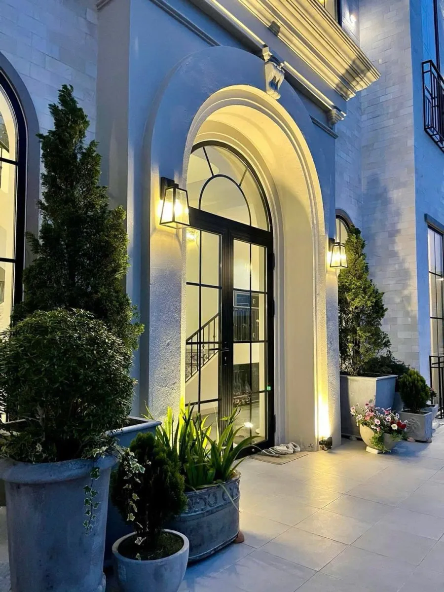 Dalat Whitehall