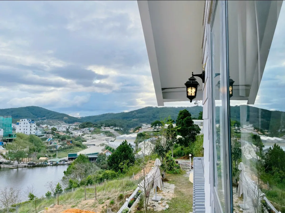 Lưng Đồi Dốc