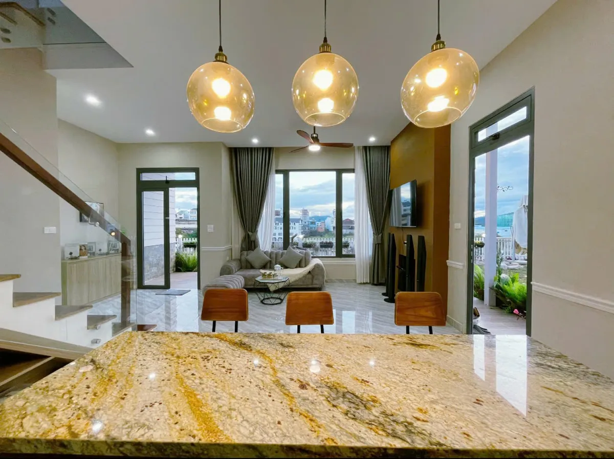 Lưng Đồi Dốc