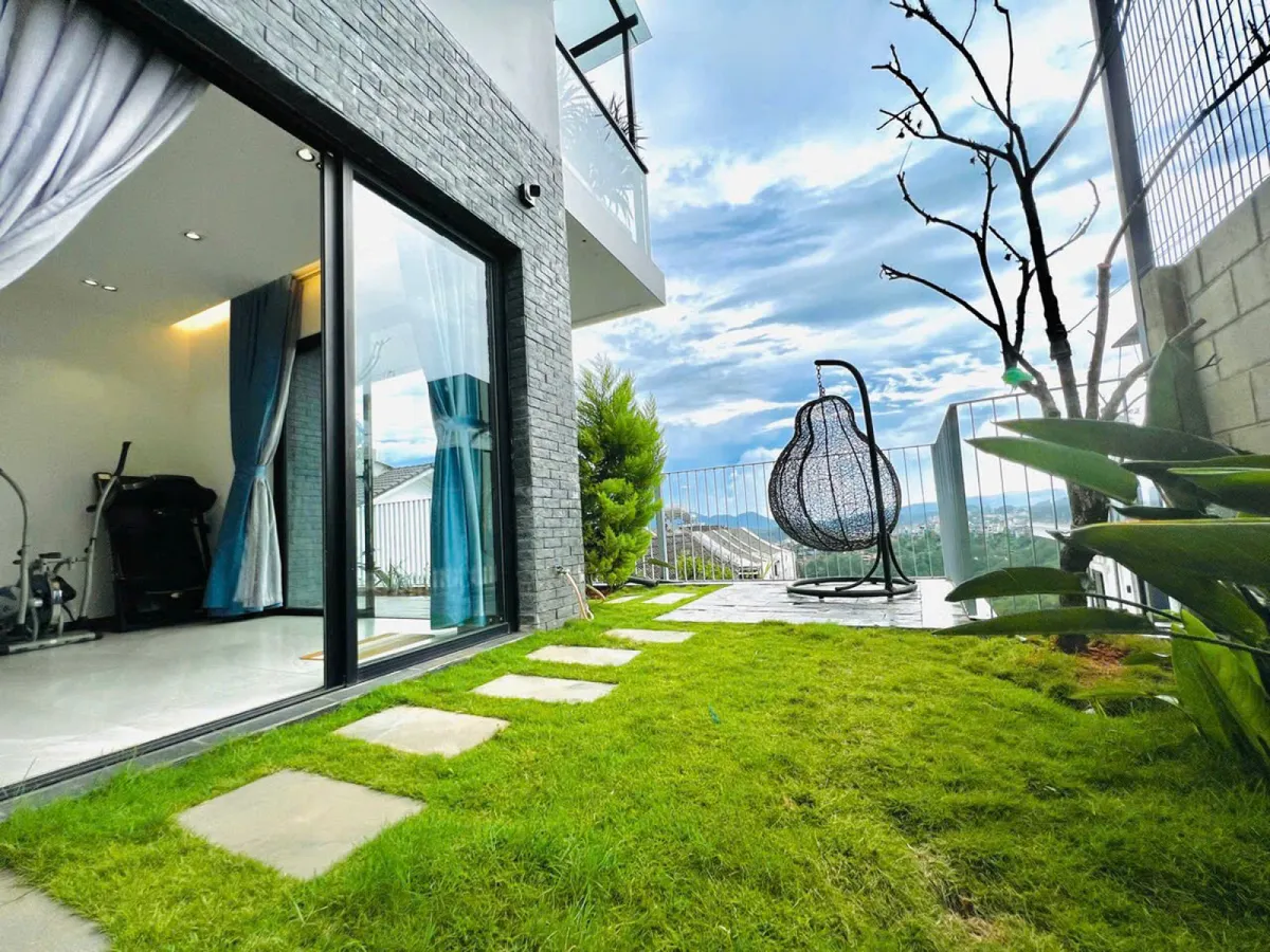B12 Villa
