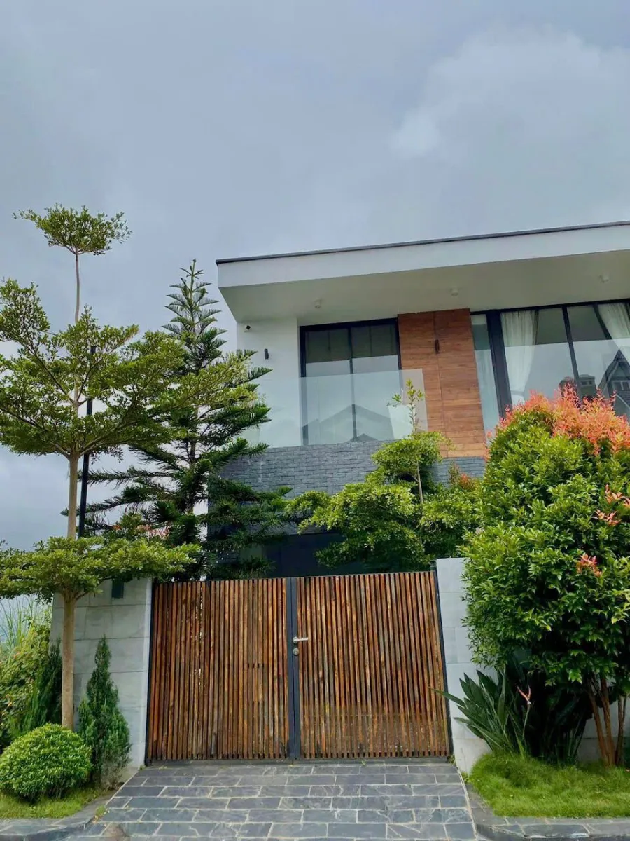 B12 Villa