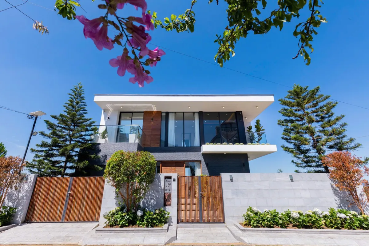 B12 Villa