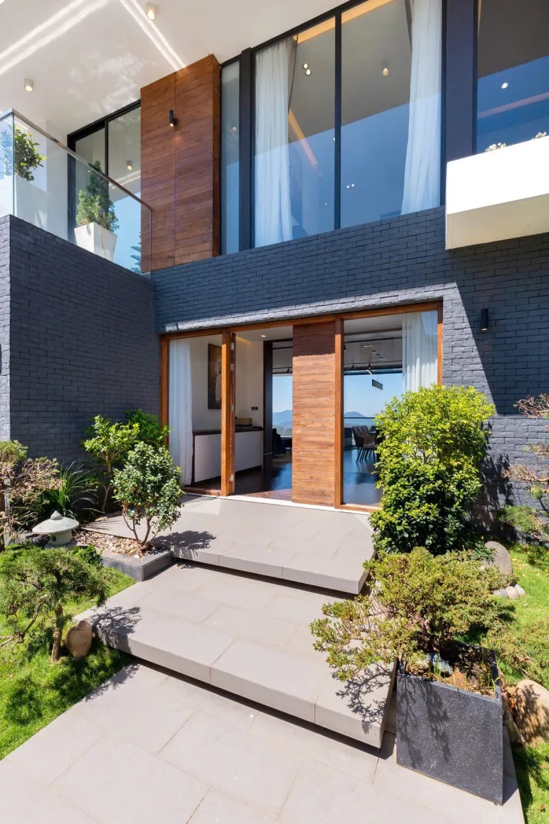B12 Villa