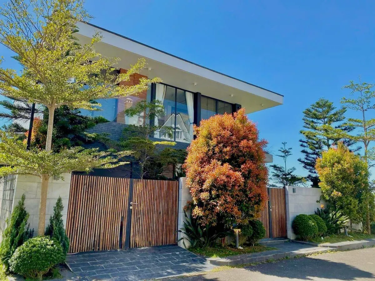 B12 Villa