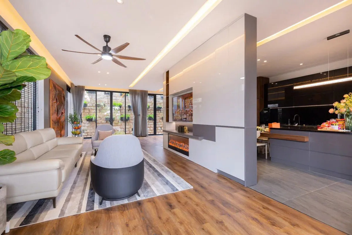Amber Villa
